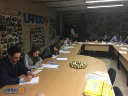 Ziemas brīvdienās zinātņu doktore Irina Lando vada ātru iegaumēšanu pusaudžiem Lando.